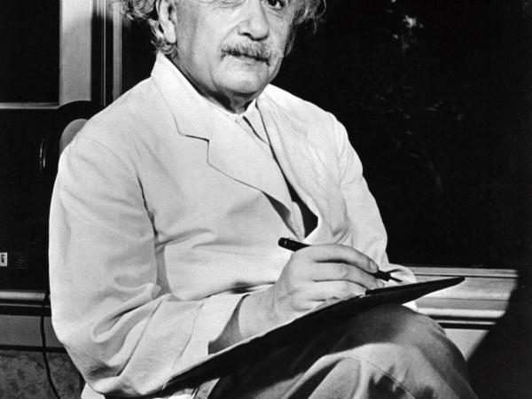 Einsteins berühmte Formel, die Wissenschaft und Physik für immer veränderte