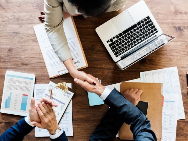 Digitalización y seguros embebidos, soluciones para trabajadores independientes