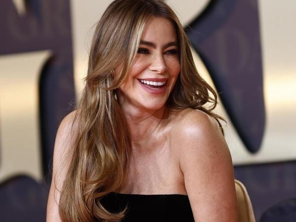 Sofía Vergara deslumbra aos 53 anos e deixa fãs sem palavras.