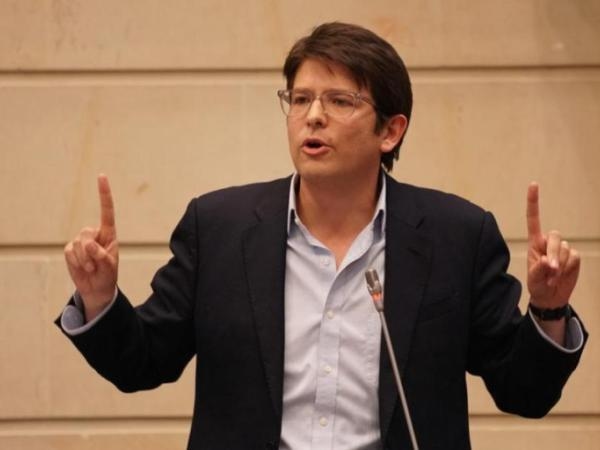 Miguel Uribe passa por uma terceira operação: O que é hemorragia intracerebral aguda?