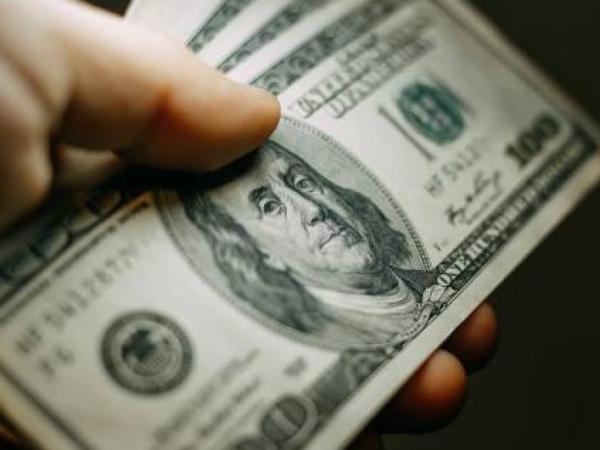 Il dollaro ha chiuso la settimana in rialzo, tornando sopra i 4.100 pesos.