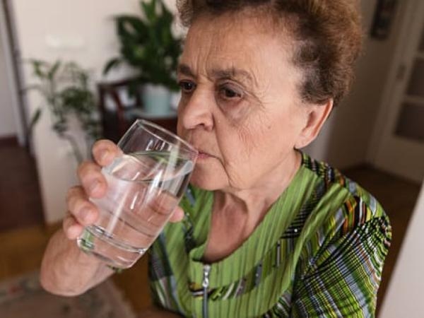 Oto prawda o tym, w jakim wieku w każdym ciele zaczyna się pojawiać zapach starca