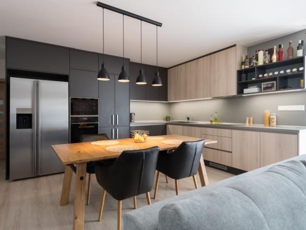 ¿Por qué es mala idea dejar los electrodomésticos a la vista en una cocina abierta?