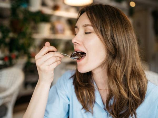 La 'maracuyá morada' y sirve para postres: la fruta colombiana que ayudará a su salud