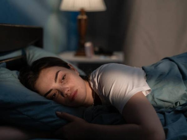 Vous vous réveillez au milieu de la nuit et n'arrivez pas à vous rendormir ? Conseils pour retrouver le sommeil.