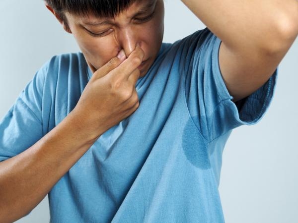 Cuidado: Esses dois motivos podem causar a "síndrome do odor de peixe" no seu corpo.