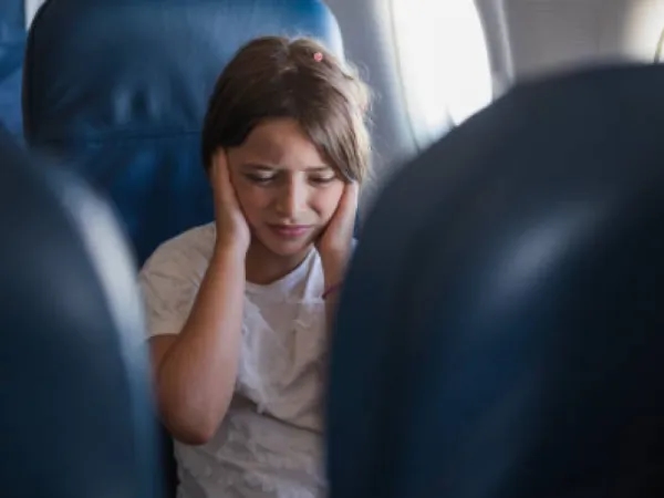 Uçakta kulaklarınız tıkanıyor mu? Pilot, bunun nasıl önleneceğini anlatıyor.