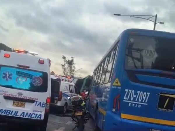 Dies sind die durch den Unfall lahmgelegten Straßen auf der Av. Boyacá und Primero de Mayo