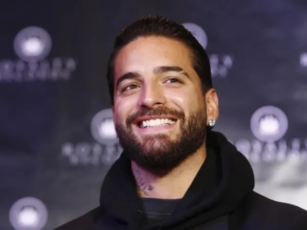 Maluma parabeniza El Salvador em seu show: "A Colômbia tem muito a aprender".