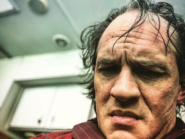 Tom Hardy geeft toe welke schade dit aan zijn carrière heeft toegebracht: 'Mijn lichaam valt uit elkaar en het zal niet beter worden.'