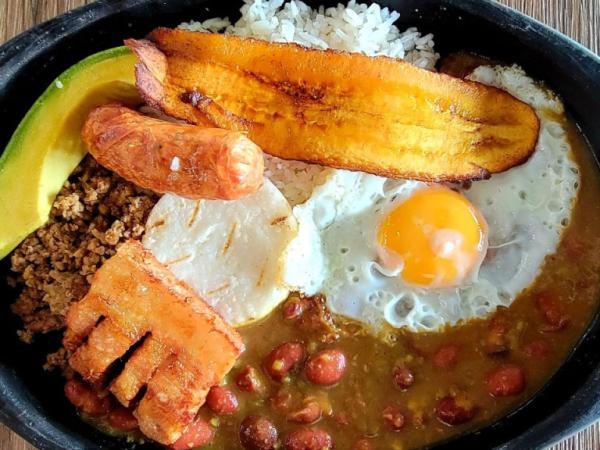 Esta é a cidade inesperada onde o nome bandeja paisa foi criado.