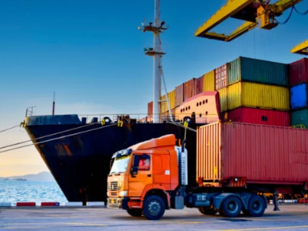 Frete e tarifas estão aumentando? Transportadores alertam para reforma tributária