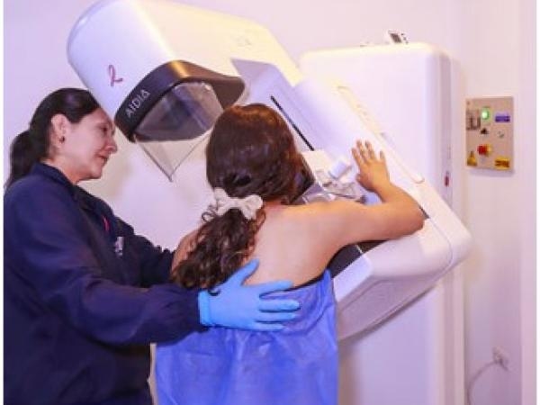 Brustkrebs: 30 % der Neuerkrankungen treten bei Frauen unter 50 Jahren auf.