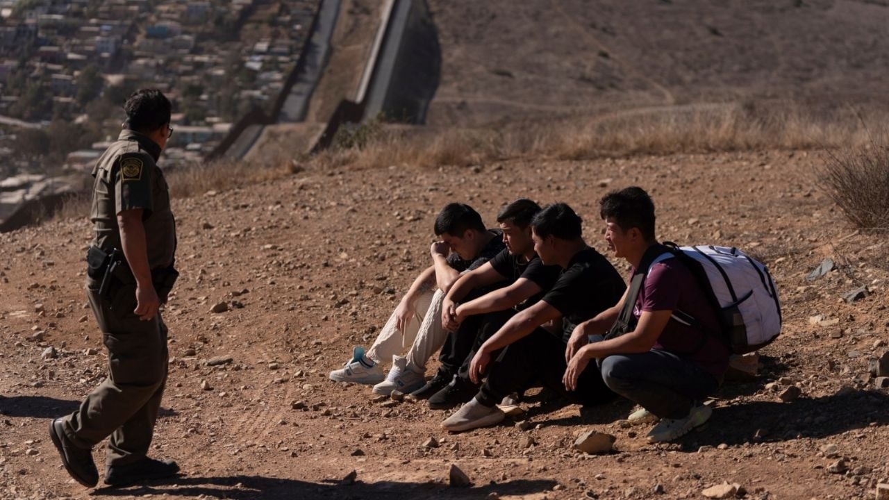 Die US-Regierung meldet einen Rückgang der Grenzübertrittsversuche von Migranten ohne Papiere um 12 Prozent.