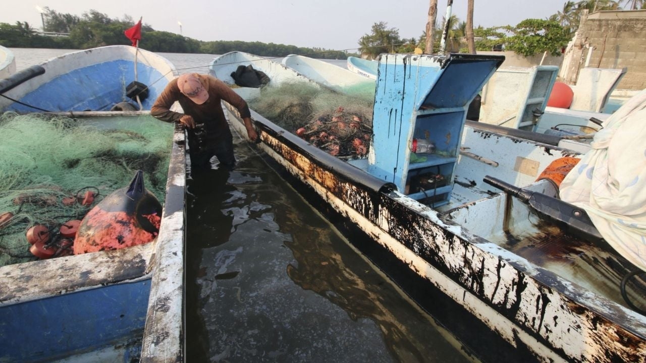 Pescadores afectados sobre derrame de Pemex en Tabasco: “Autoridades se hacen de la vista gorda”