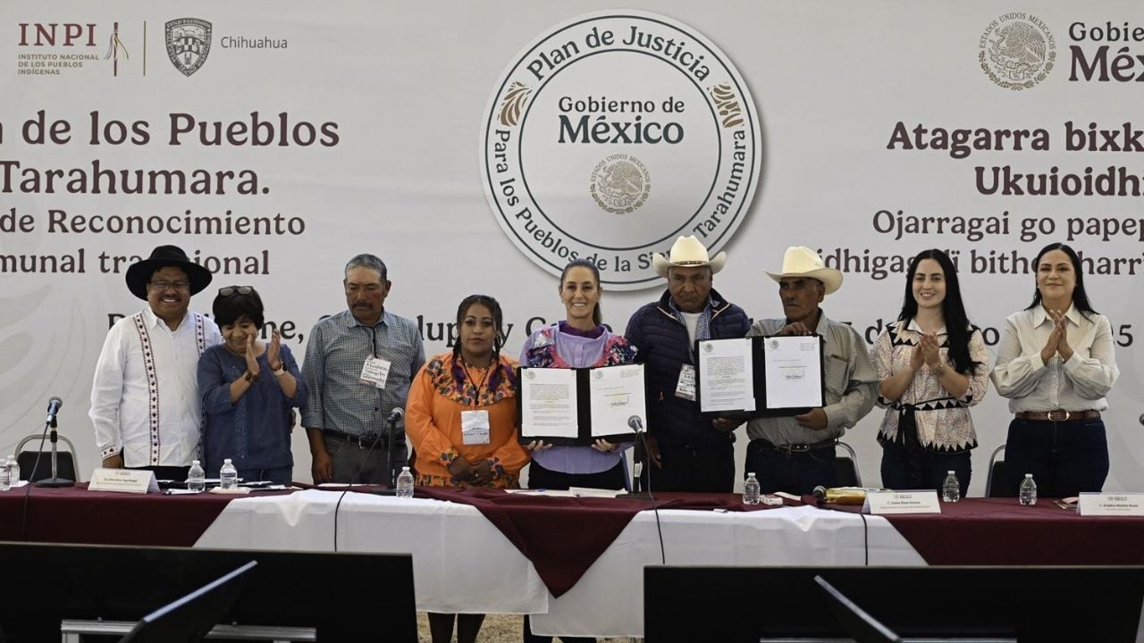 Inmitten von Gewalt und Protesten besucht Sheinbaum die Sierra Tarahumara und stellt Land wieder her