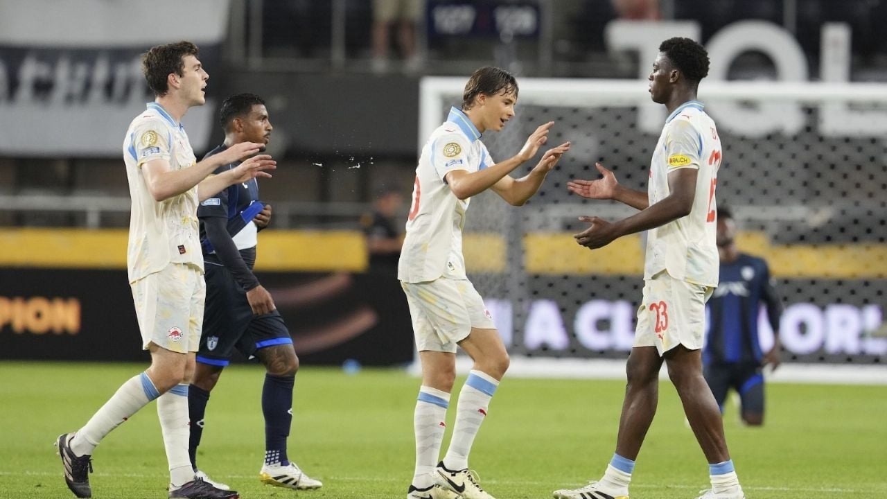 Salzbourg a battu Pachuca 2-1 lors d'un match interrompu par une tempête lors de la Coupe du monde des clubs.