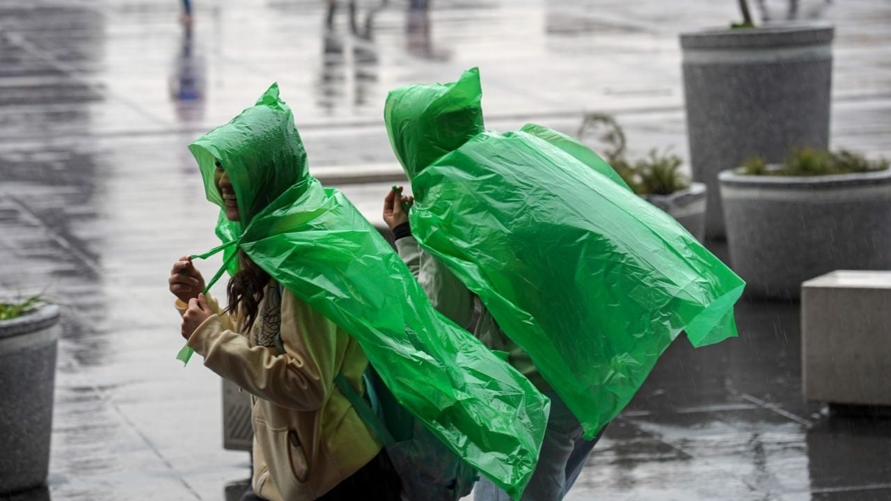 De Mexicaanse storm en moesson blijven van vrijdag tot en met maandag voor zware en intense regenval zorgen.
