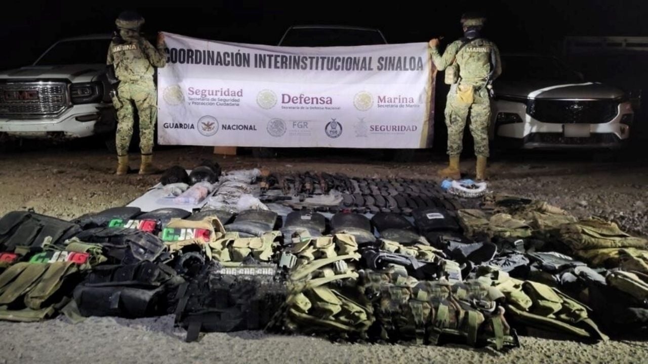 Semar aresztuje sześciu domniemanych płatnych zabójców, z których trzech jest nieletnich, i przejmuje kamizelki z inicjałami CJNG.