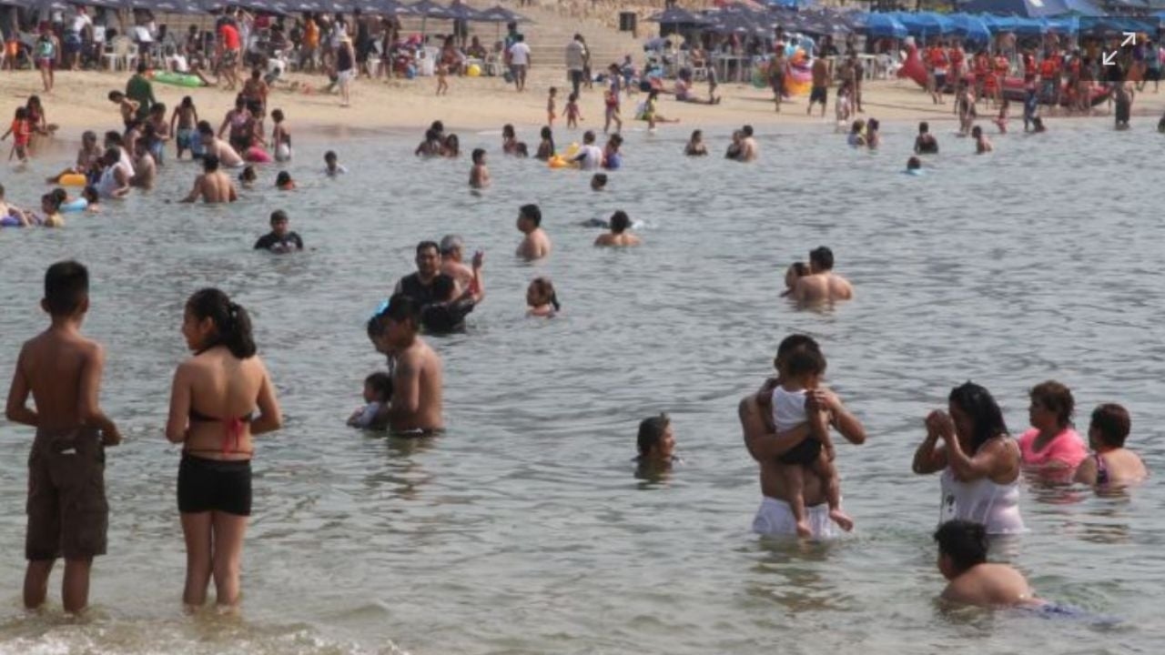 Tourist drowns in Acapulco after ignoring swell warnings