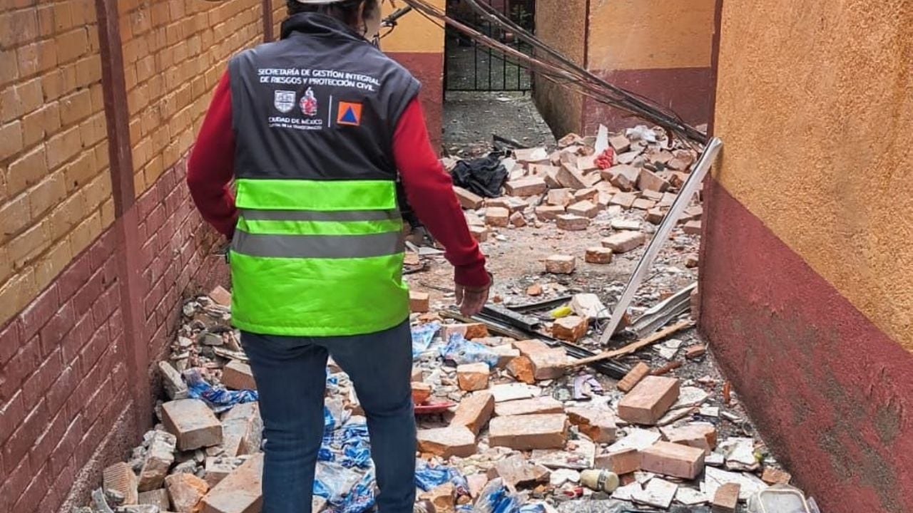 Bei einer Explosion in einem Gebäude im Viertel Independencia im Bezirk Benito Juárez werden sieben Menschen verletzt.