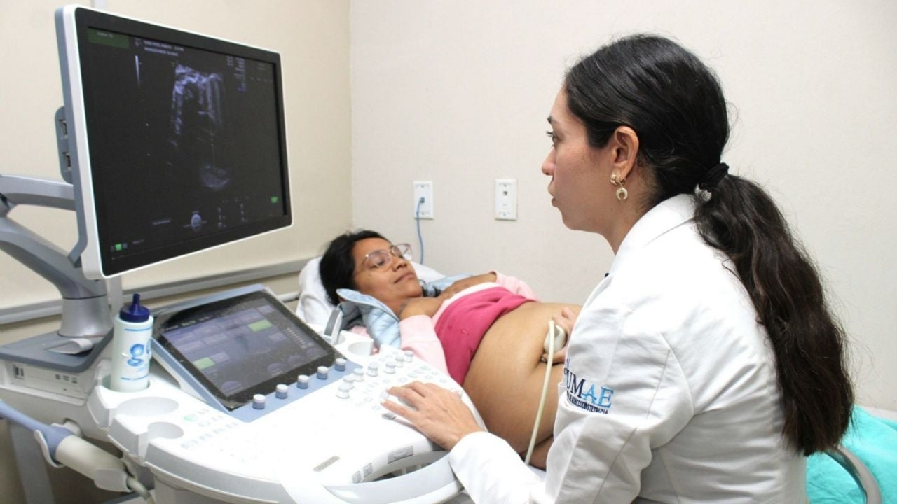 Promueven la salud de embarazadas con cursos para médicos de primer contacto