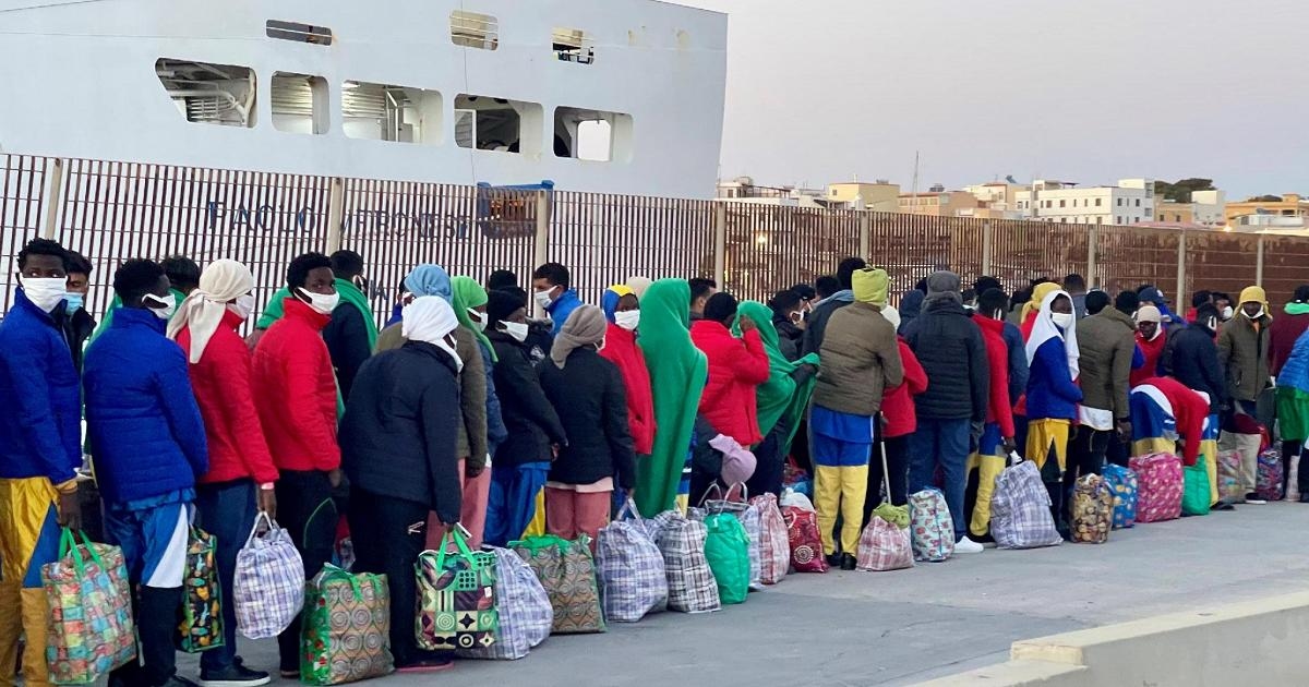 Gisteren kwamen bijna 500 migranten aan op Lampedusa en aan de Ionische kust.