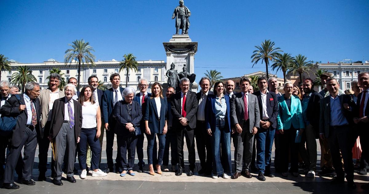 Referéndum, oposición en la plaza el 19 de mayo: "Apagón y llamamientos a la abstención"
