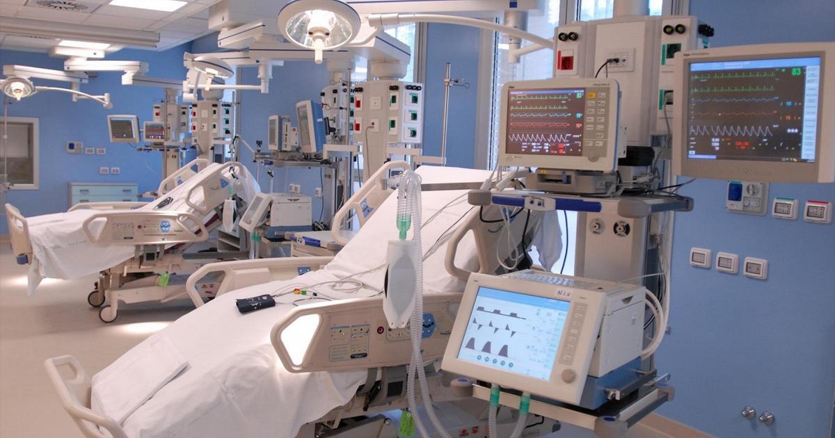 Ziekenhuisspoedeisende hulp, overboeking en personeelstekorten op afdelingen interne geneeskunde