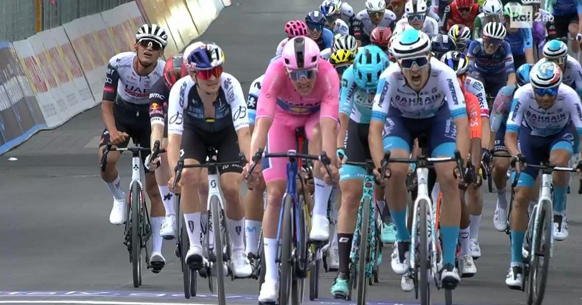 Giro d'Italia: a Matera si impone Pedersen