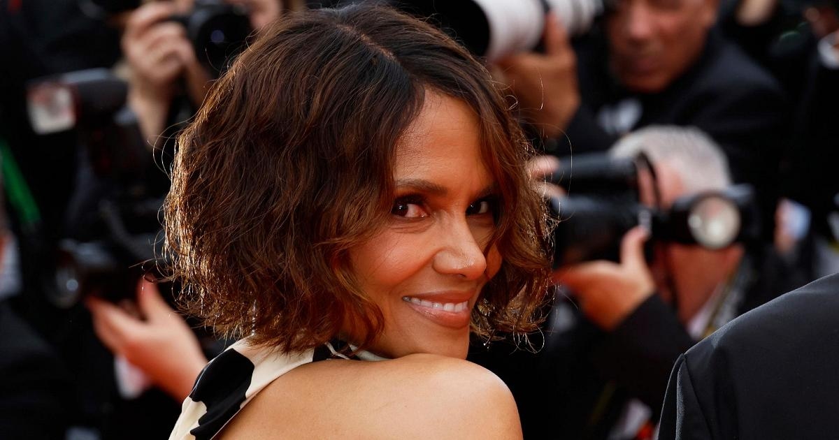Cannes, Halle Berry, víctima del código de vestimenta: "Me cambié de ropa"