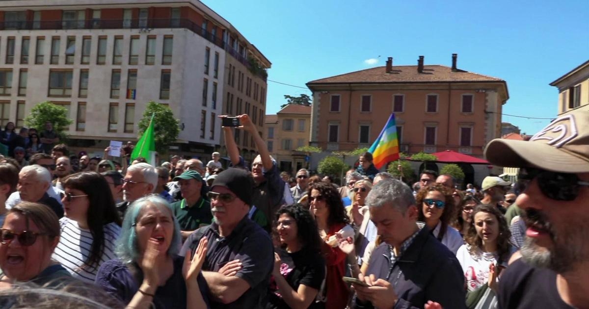 Gallarate, flashmob tegen extreemrechtse demonstratie: "We willen ze niet, ze staan ​​buiten de Grondwet"