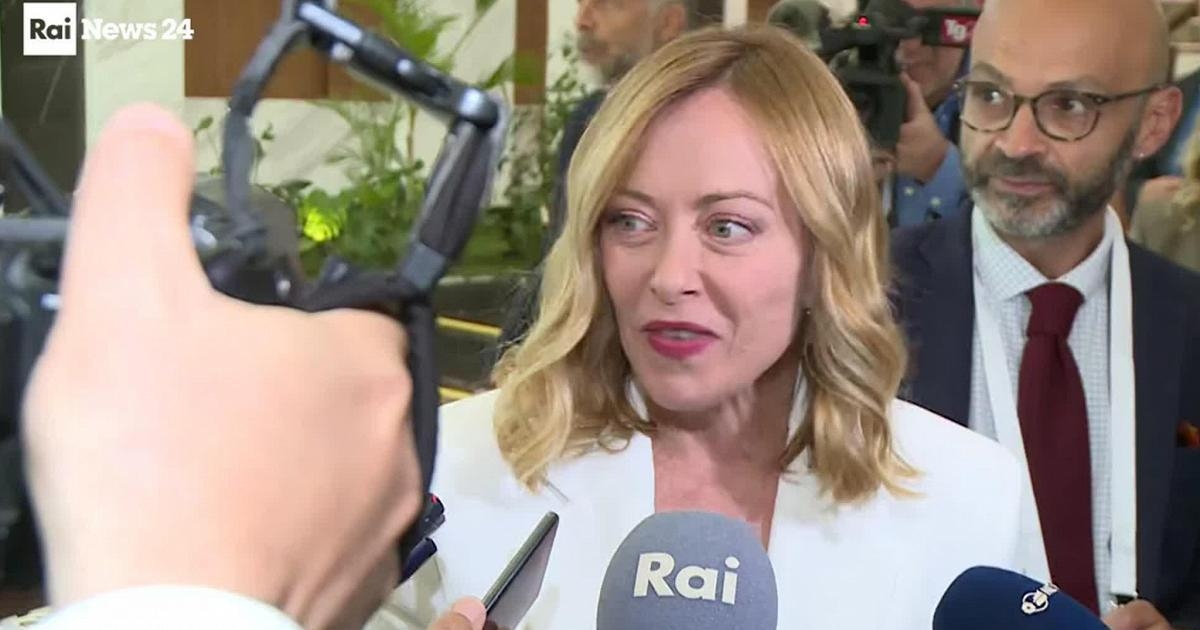 Italia-Francia, Meloni: "Si 'monta panna' ma nulla di personale con Macron, contenta venga a Roma"