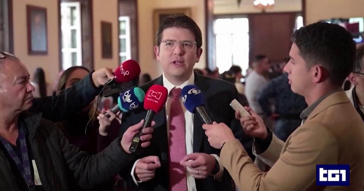 Colombia, spari al candidato alle presidenziali: rischia la vita