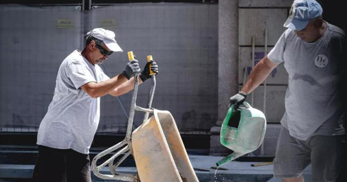 Совет министров утвердил постановление об охране труда, введя нашивки на строительных площадках.