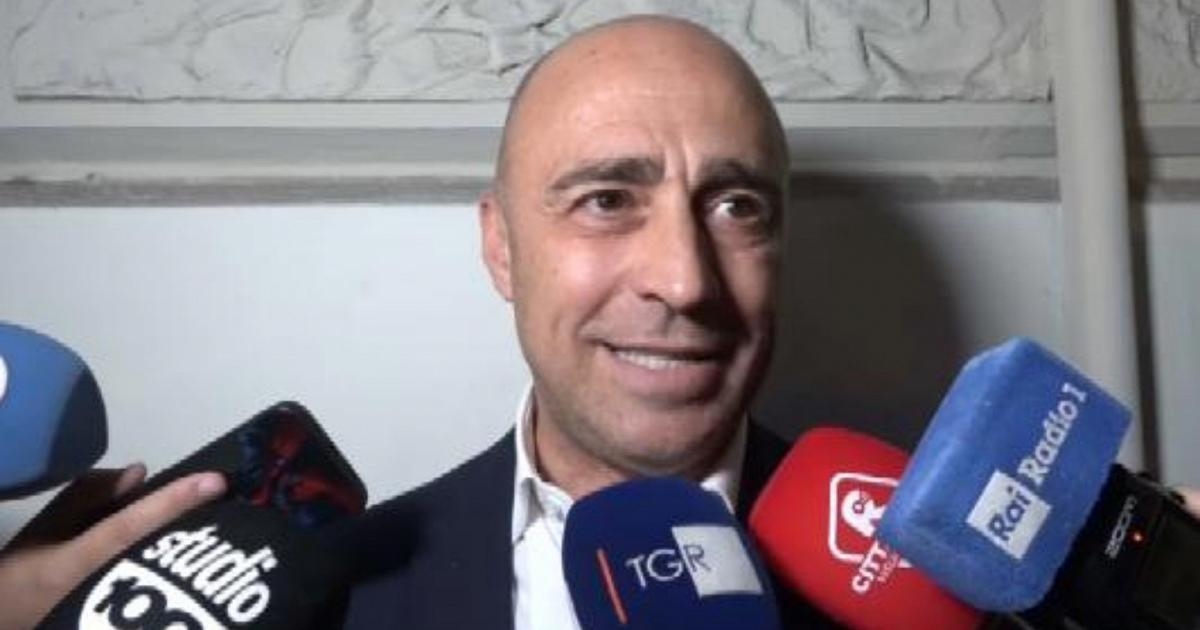 Çevreciler ve komitelerin itirazları üzerine Taranto Belediye Başkanı istifa etti.