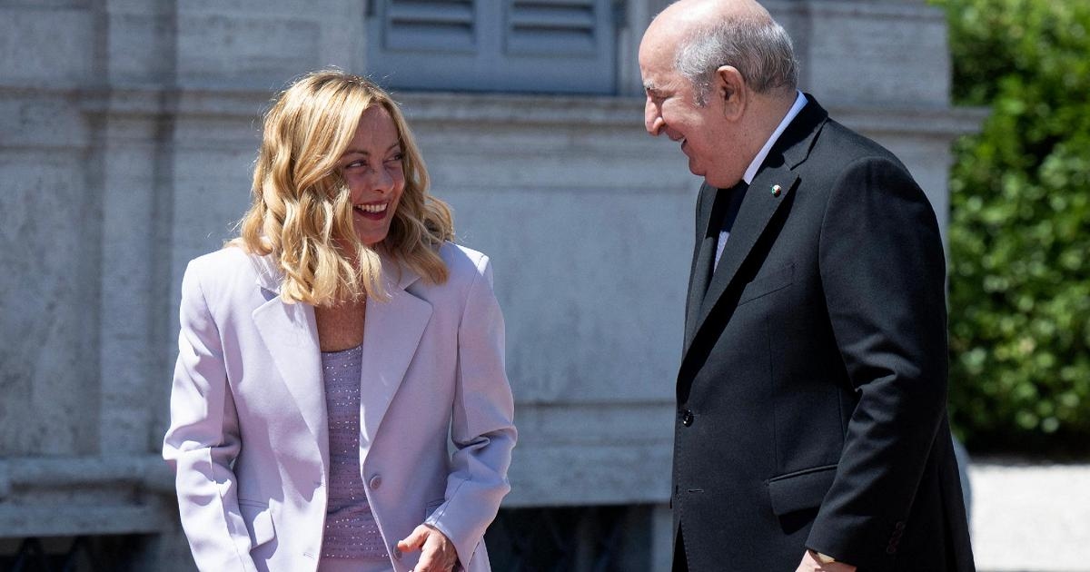 Tebboune werd door Meloni ontvangen tijdens de vijfde intergouvernementele top tussen Italië en Algerije in Villa Pamphili.