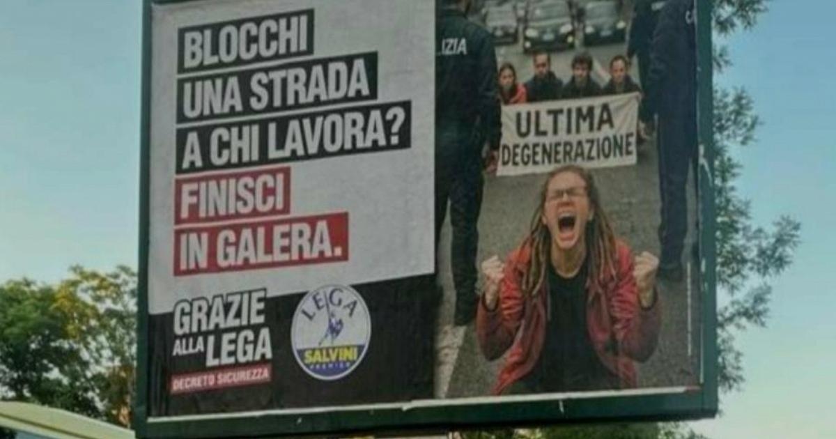 Belediye Meclisi, Güvenlik Kararnamesi ile ilgili Lig posterlerini kaldırıyor. Bu durum siyasi bir çatışmaya yol açıyor.