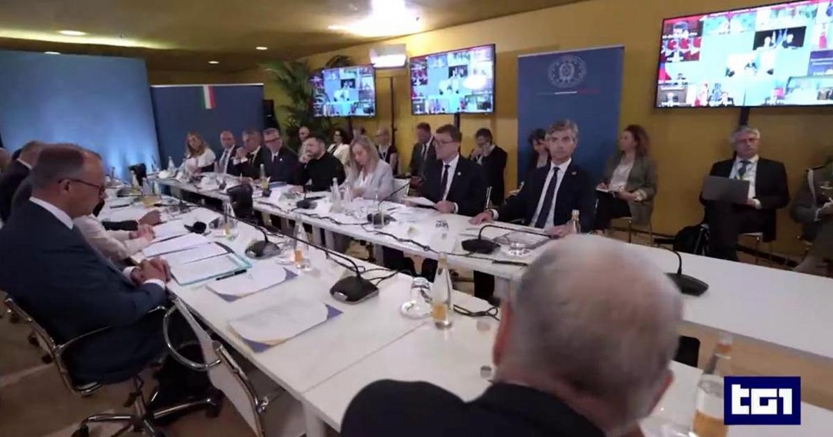 Meloni vede "spiragli" per la pace, ma avverte: "Solo Kiev può trattare"