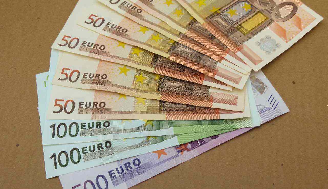 Single-Bonus: „Wir verschenken 10.000 Dollar an Unverheiratete.“ | Single-Männer und -Frauen, worauf wartet ihr?