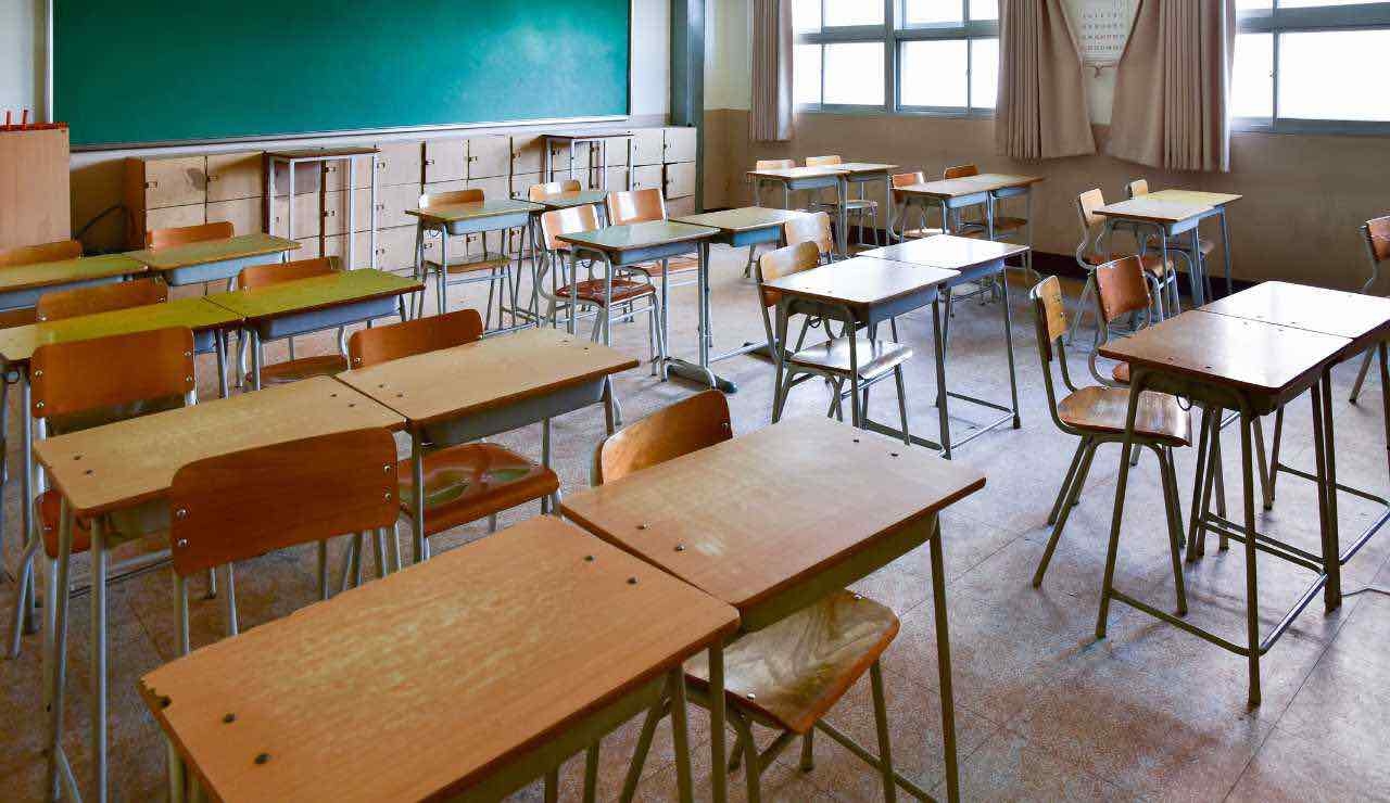 Laatste nieuws van het Ministerie van Onderwijs: "Schoolstart uitgesteld": Tot ziens in januari | Jullie sturen de kinderen vanaf september naar school.