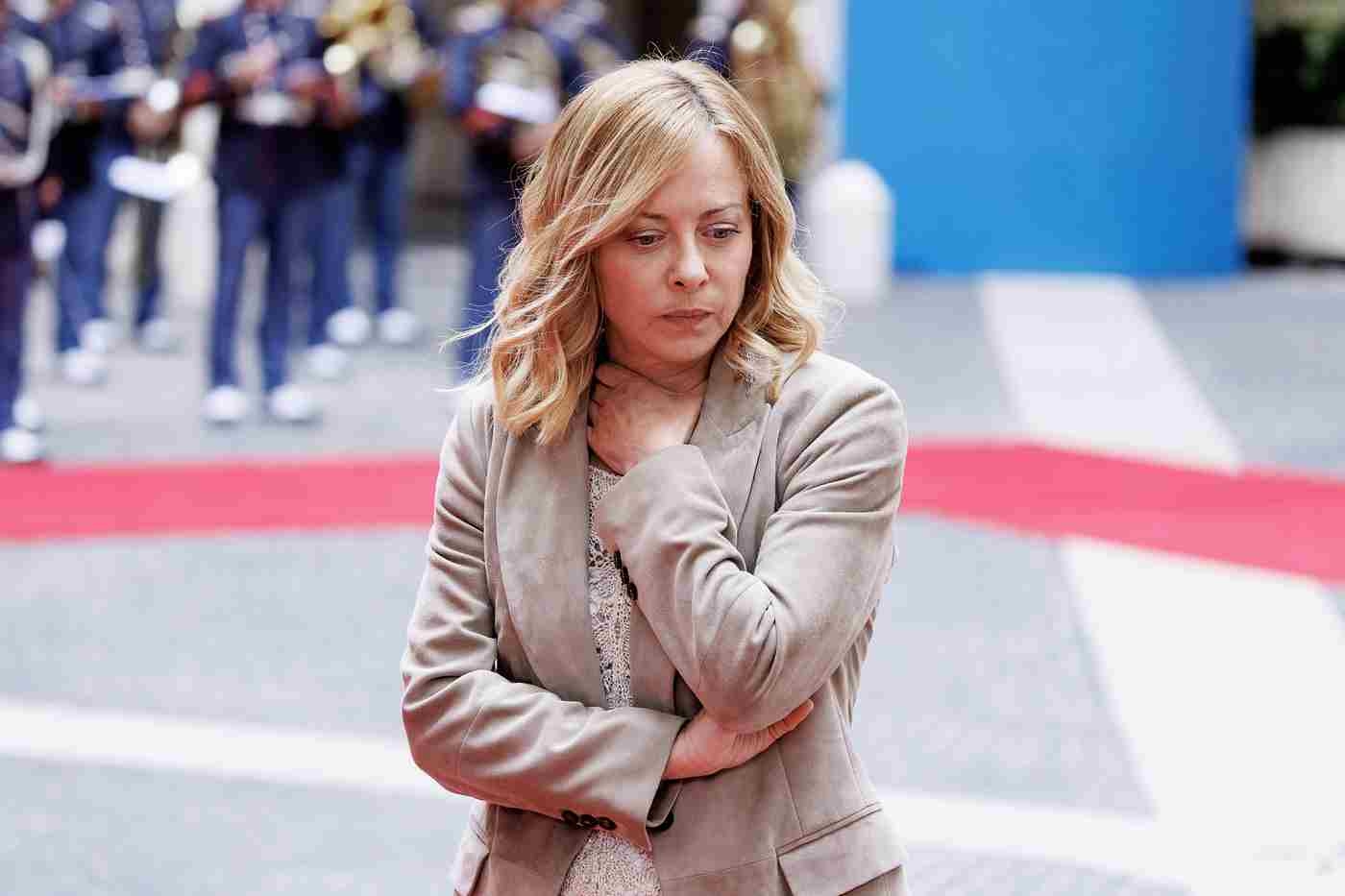 Meloni en las trincheras, entre Oriente Medio y Ucrania La política exterior es un problema: los balbuceos del primer ministro