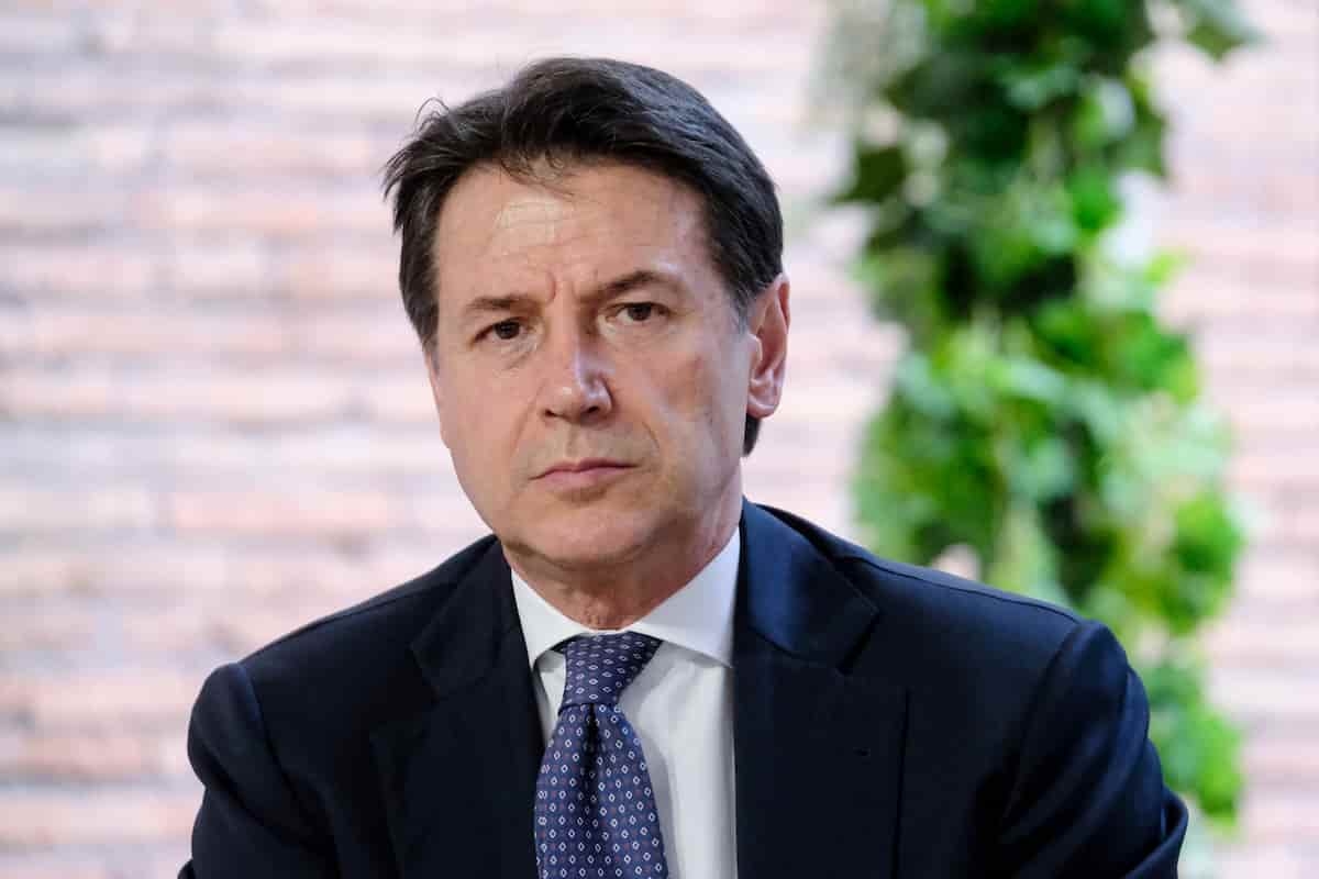 Conte en el gobierno hizo espiar a Casarini, el ataque a las ONG que salvan migrantes