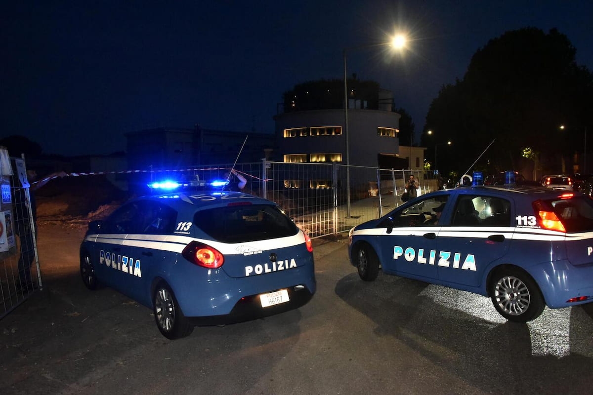 Bergamo, jovem de 14 anos encontrado morto em antiga fábrica da Reggiani: caiu do telhado e estava desaparecido há um dia