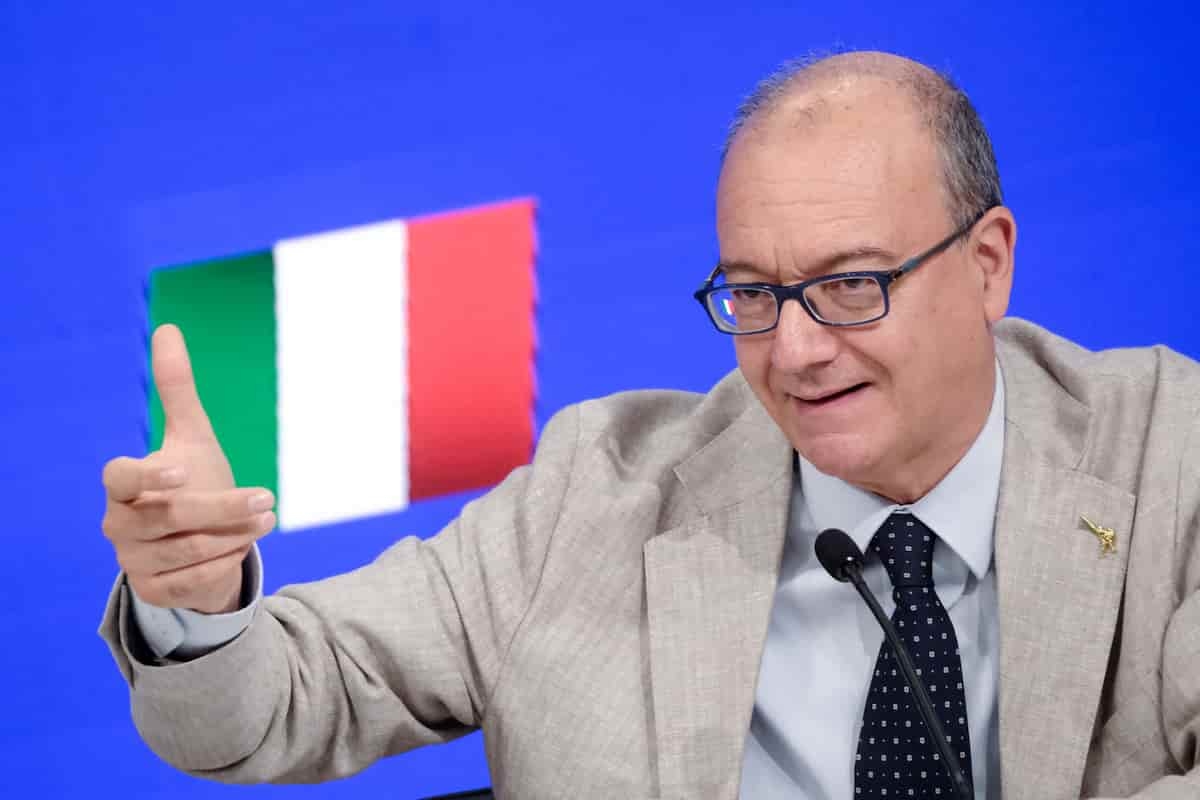 Scuola, Valditara: “Assumeremo oltre 54 mila docenti per l’anno prossimo, è un record”