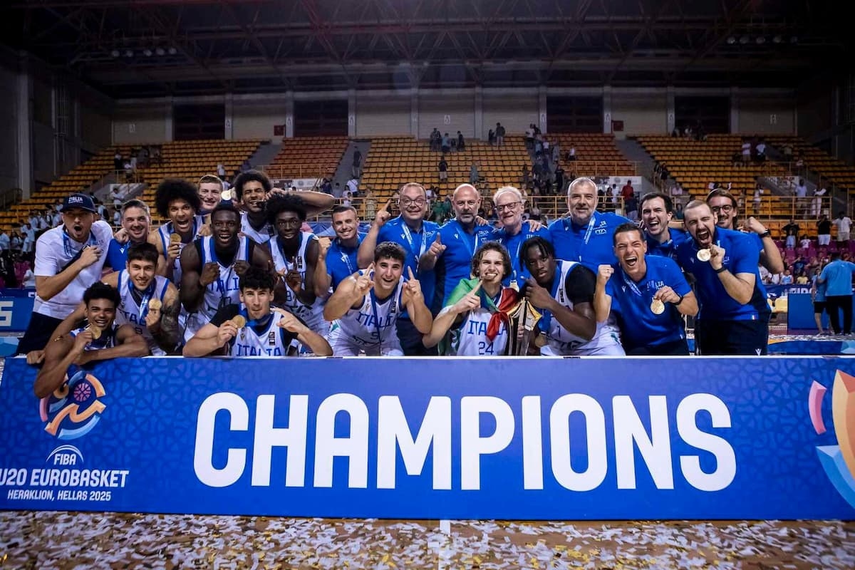 Het Italiaanse basketbalteam onder de 20 is Europees kampioen en verslaat zelfs de racisten: "Bedankt voor jullie reacties, jullie hebben ons een boost gegeven."