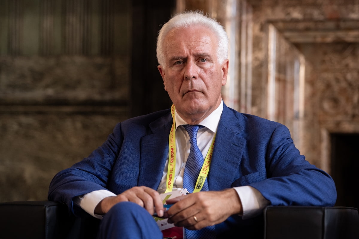 Minimumloon in Toscane: de regering van Meloni voert vlak voor de verkiezingen oorlog tegen Giani en vecht de regionale wet aan.