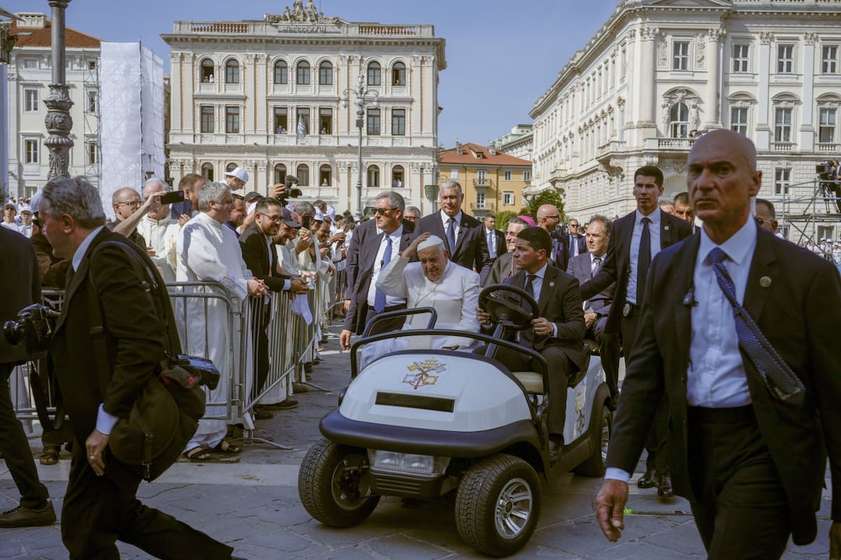 Een (verijdelde) moordaanslag op paus Franciscus in Triëst: Turkse ISIS-terroristenverdachte gearresteerd