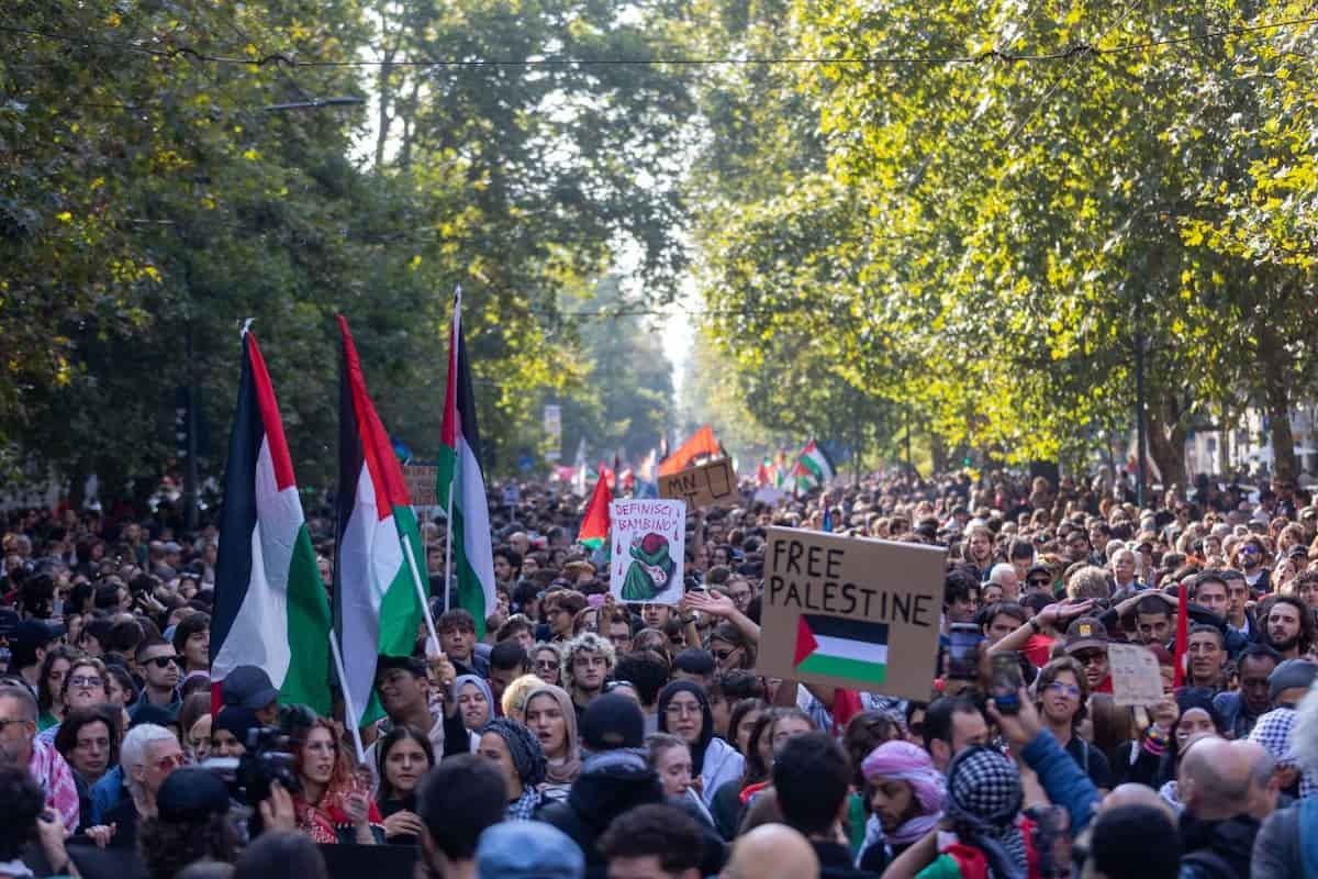 Die Italiener gingen für Gaza und die Flottille auf die Straße, wobei es nur wenige Zusammenstöße und friedliche Demonstrationen gab: „Wir sind anderthalb Millionen.“
