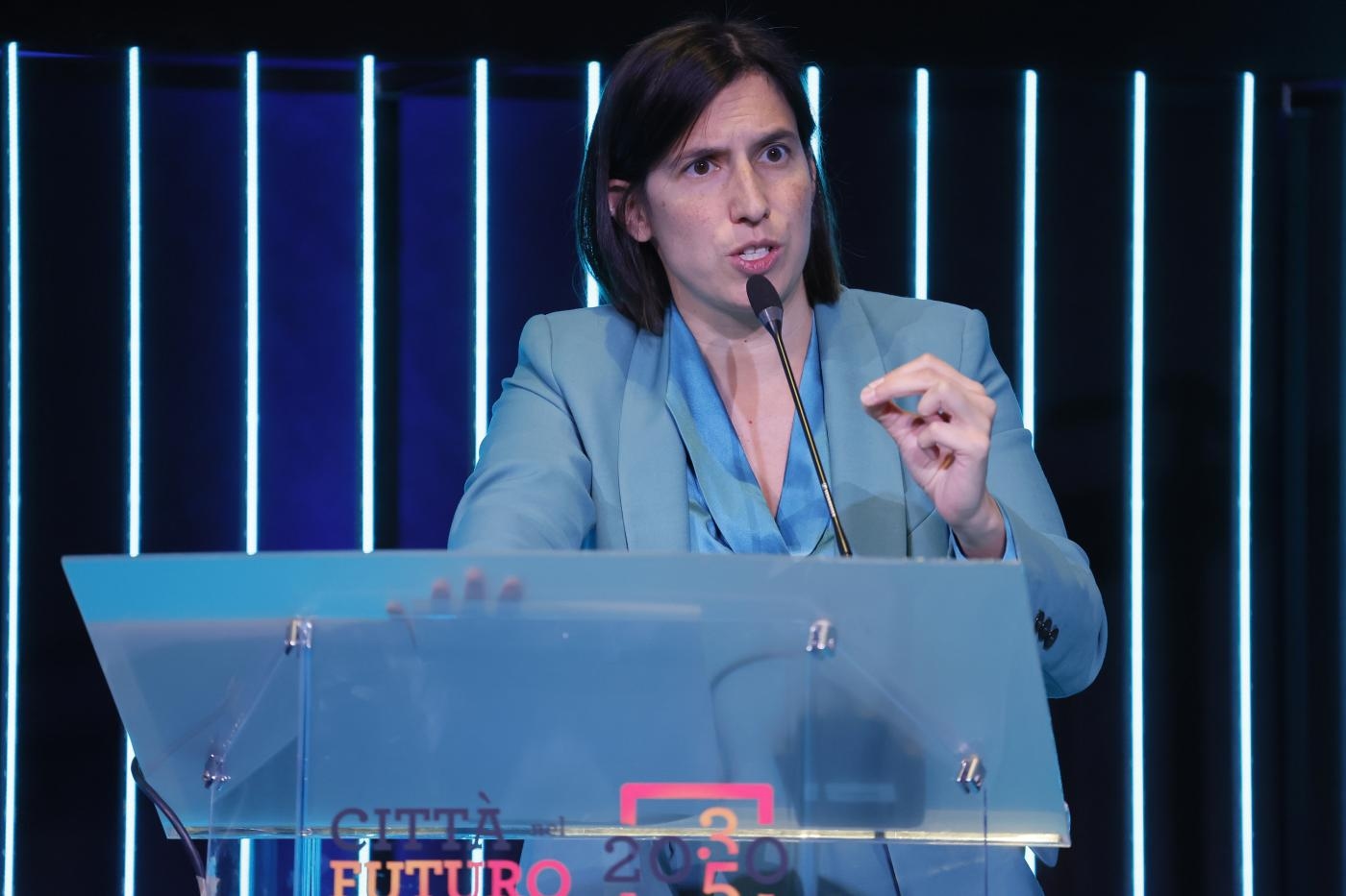 Schlein attacca Meloni: “I salari sono l’emergenza, questa destra ha voltato le spalle a 4 milioni di lavoratori poveri”